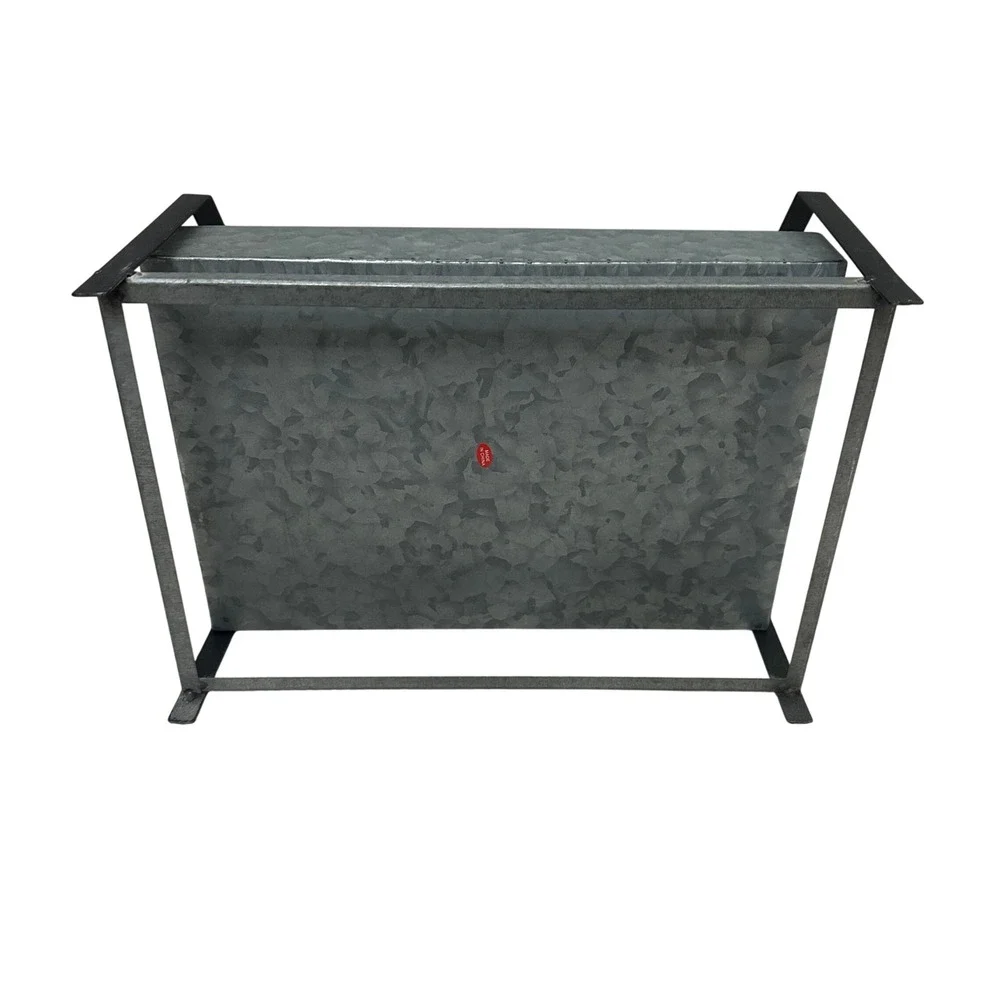 Unbranded galvanized metal
